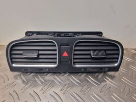 Volkswagen Golf VI Dysze / Kratki środkowego nawiewu deski rozdzielczej 5K0815736D