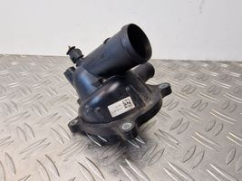 Audi A8 S8 D3 4E Boîtier de thermostat / thermostat 079121012D