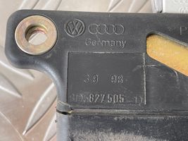 Audi A4 S4 B5 8D Zamek klapy tylnej / bagażnika 8D5827505