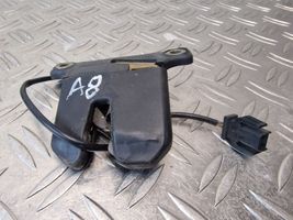 Audi A8 S8 D2 4D Blocco/chiusura/serratura del portellone posteriore/bagagliaio 4A5827505