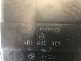 Audi A6 S6 C5 4B Kojelaudan sivutuuletussuuttimen kehys 4B1820901