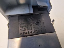 Volkswagen New Beetle Istuimen lämmityksen kytkin 1C0963564C