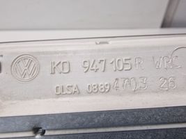 Volkswagen PASSAT B6 Priekinių vietų apšvietimo žibintas 1K0947105R