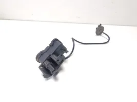 Volkswagen Golf VII Fuel tank cap lock motor 5C6810773H