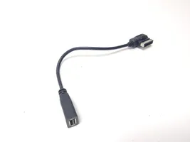 Volkswagen PASSAT B7 Connecteur/prise USB 5N0035558