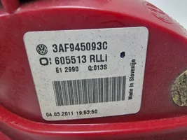 Volkswagen PASSAT B7 Lampy tylnej klapy bagażnika 3AF945093C