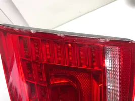 Volkswagen PASSAT B7 Lampy tylnej klapy bagażnika 3AF345308E