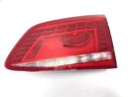 Volkswagen PASSAT B7 Lampy tylnej klapy bagażnika 3AF345308E