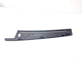 Volkswagen Touareg II Rivestimento modanatura del vetro della portiera anteriore 7P6837901