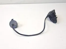 Volkswagen Golf VII Motorino del tappo del serbatoio del carburante 5C6810773H