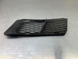 BMW 3 E92 E93 Etupuskurin alempi jäähdytinsäleikkö 7154720