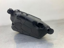 BMW 5 G30 G31 Vase d'expansion / réservoir de liquide de refroidissement 17980710