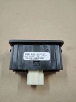 Volkswagen PASSAT B8 USB-pistokeliitin 3G0035222