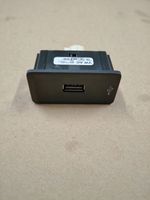 Volkswagen PASSAT B8 USB-pistokeliitin 3G0035222