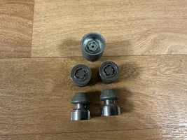 Volvo V50 Nuts/bolts 30683924