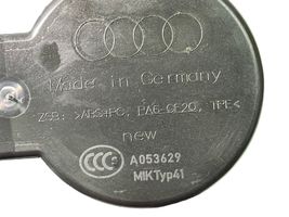 Audi A3 S3 8V Muu keskikonsolin (tunnelimalli) elementti 8V1864261F