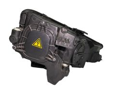 Audi A4 S4 B9 Lampa przednia 8W0941005B