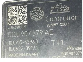 Volkswagen Golf VII Część rury dolotu powietrza 5Q0819805