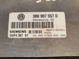 Volkswagen PASSAT B5 Moottorin ohjainlaite/moduuli 3B0907557D