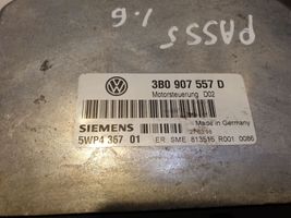 Volkswagen PASSAT B5 Moottorinohjausyksikön sarja ja lukkosarja 4D0905851E