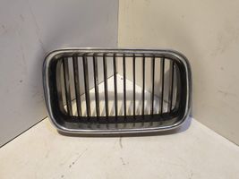 BMW 3 E36 Grille calandre supérieure de pare-chocs avant 51138122238