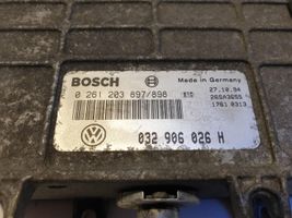 Volkswagen Polo II 86C 2F Variklio valdymo blokas 0261203897