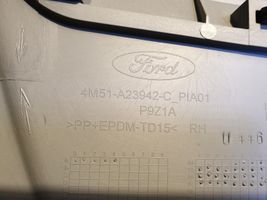 Ford Focus Apmušimas priekinių durų (obšifke) 4M51A23942C