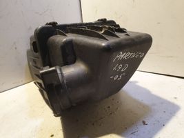 Peugeot Partner Caja del filtro de aire 964385388001