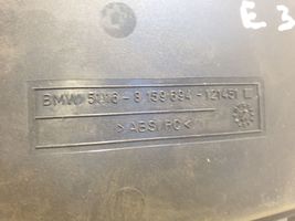 BMW 5 E39 Tuhkakuppi (edessä) 8159694