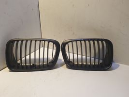 BMW 3 E46 Grille calandre de capot 81950589