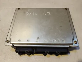 Volkswagen PASSAT B5 Engine control unit/module 8D0907558B