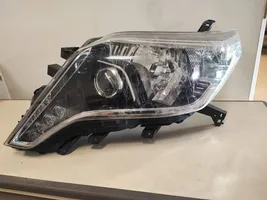 Toyota Land Cruiser (J150) Lampa przednia 8118560J20