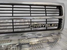 Chrysler Voyager Grotelės viršutinės 