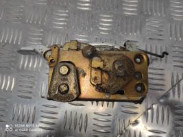 BMW 3 E21 Serratura portiera anteriore 18422541