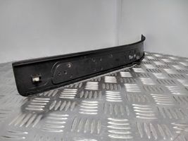 BMW 7 E38 Takaoven kynnyksen suojalista 8125938