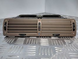 BMW 7 E38 Griglia di ventilazione centrale cruscotto 8390111