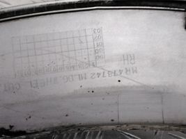 Mitsubishi Pajero Listwa błotnika przedniego MR478742