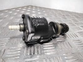 Volkswagen PASSAT B5 Alipainepumppu 028207A