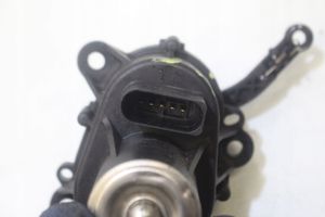 Volkswagen Golf VI Attuatore/motore della valvola del collettore di aspirazione 03L129066A