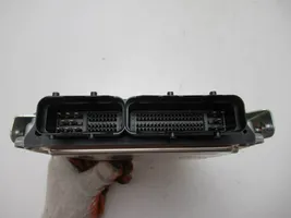 Toyota Corolla E120 E130 Unité de commande, module ECU de moteur 89661-02A90