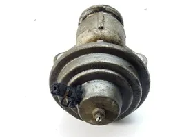 Volkswagen Golf IV Soupape vanne EGR 038131501