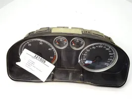 Volkswagen PASSAT B5.5 Speedometer (instrument cluster) 3B0920806A