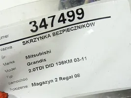 Mitsubishi Grandis Skrzynka bezpieczników / Komplet 50908-0450