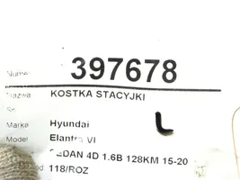 Hyundai Elantra VI Stacyjka 