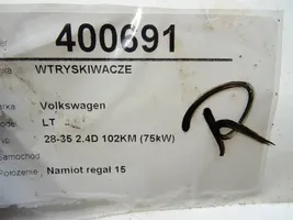 Volkswagen I LT Wtryskiwacze / Komplet 068130201B