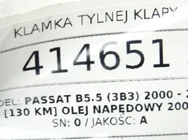 Volkswagen PASSAT B5.5 Atidarymo rankenėlė galinio dangčio (išorinė) 3B9827566