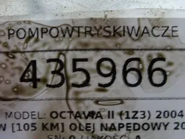 Skoda Octavia Mk2 (1Z) Wtryskiwacze / Komplet 038130073AG