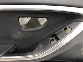 Hyundai i30 Rivestimento del pannello della portiera anteriore 