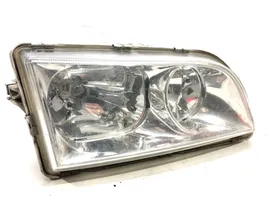 Volvo S40, V40 Lampa przednia 30888469