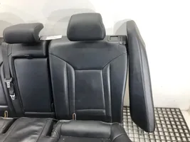 Hyundai i40 Toisen istuinrivin istuimet 